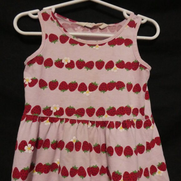H&M | 2-4 years | Sleeveless Pink Summer Dress With Allover Strawberry Print - Picture 6 of 16
